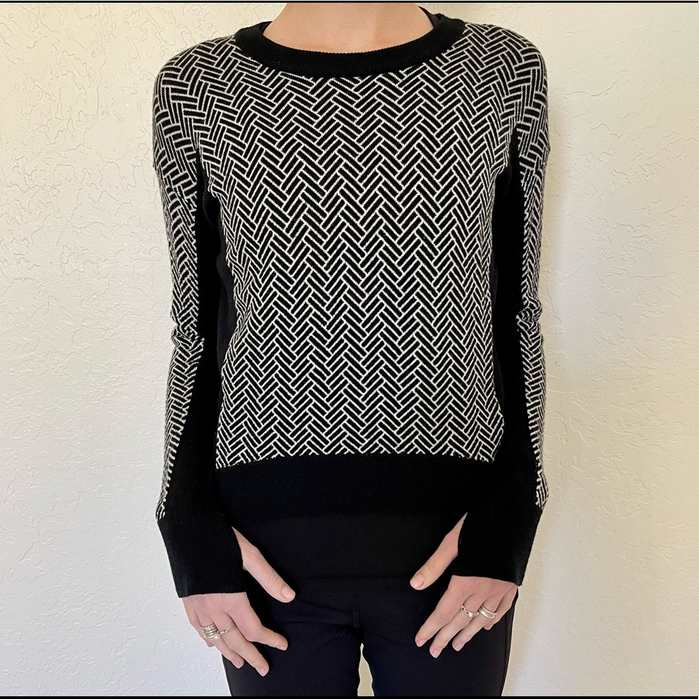 🍋LULULEMON sweater